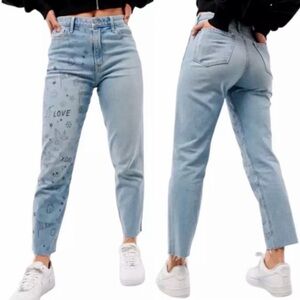 NWT Hollister Ultra High Rise Mom Jeans Women's Size 24 Unhemmed Blue Artsy Cat